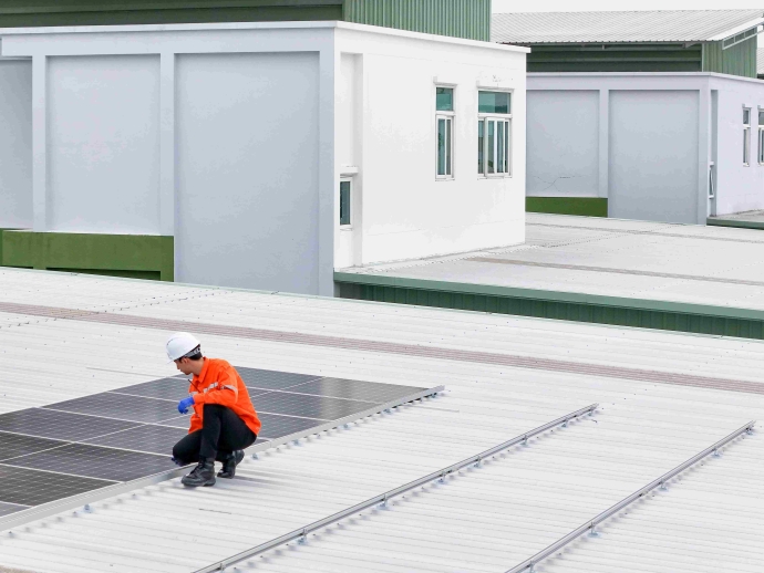 Commercial Cool Roof Retrofits: Minimizing Business Disruption in DFW