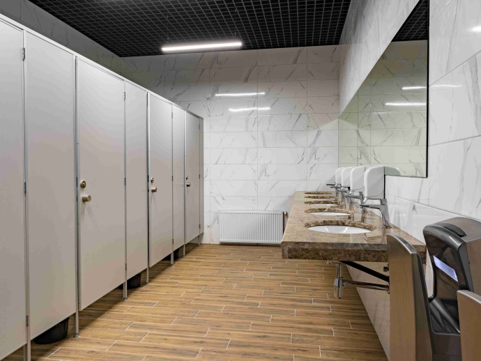 Commercial Bathroom Retrofits: How to Reduce Water Usage Without Compromising User Experience